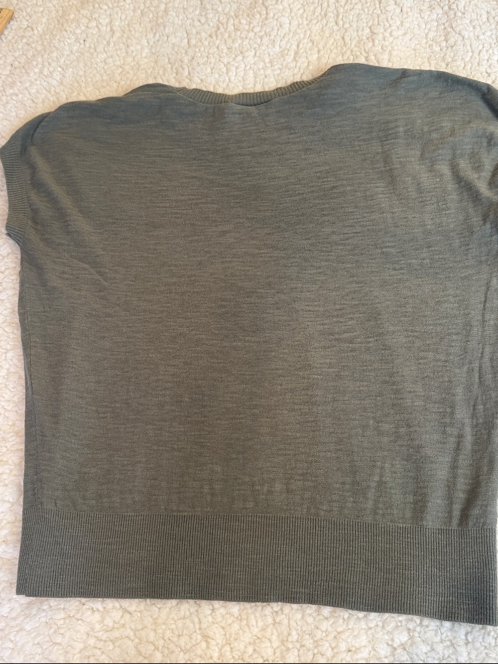 LOFT Women’s Short-Sleeve Knit Top in Olive, size medium - Picture 9 of 9